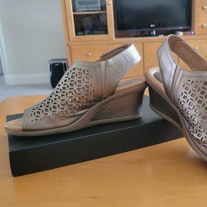 Earth Leather Cascade Wedge Sandals with Laser Cut-Out Details 8.5M